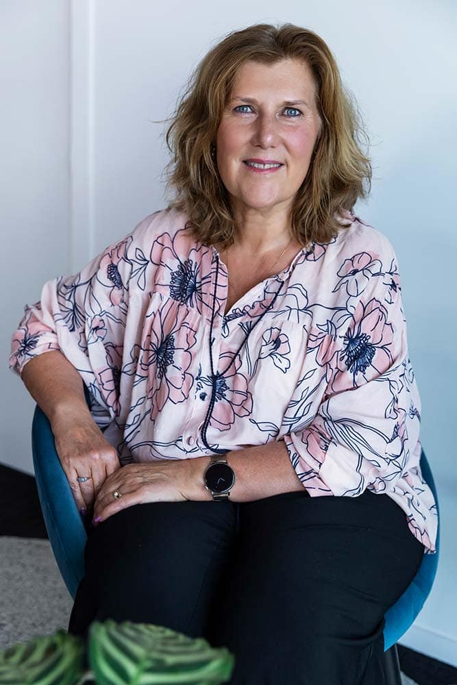 Professional headshot of Lynda Lansdown, Client Service Administrator at Hunter Withers, Pukekohe.
